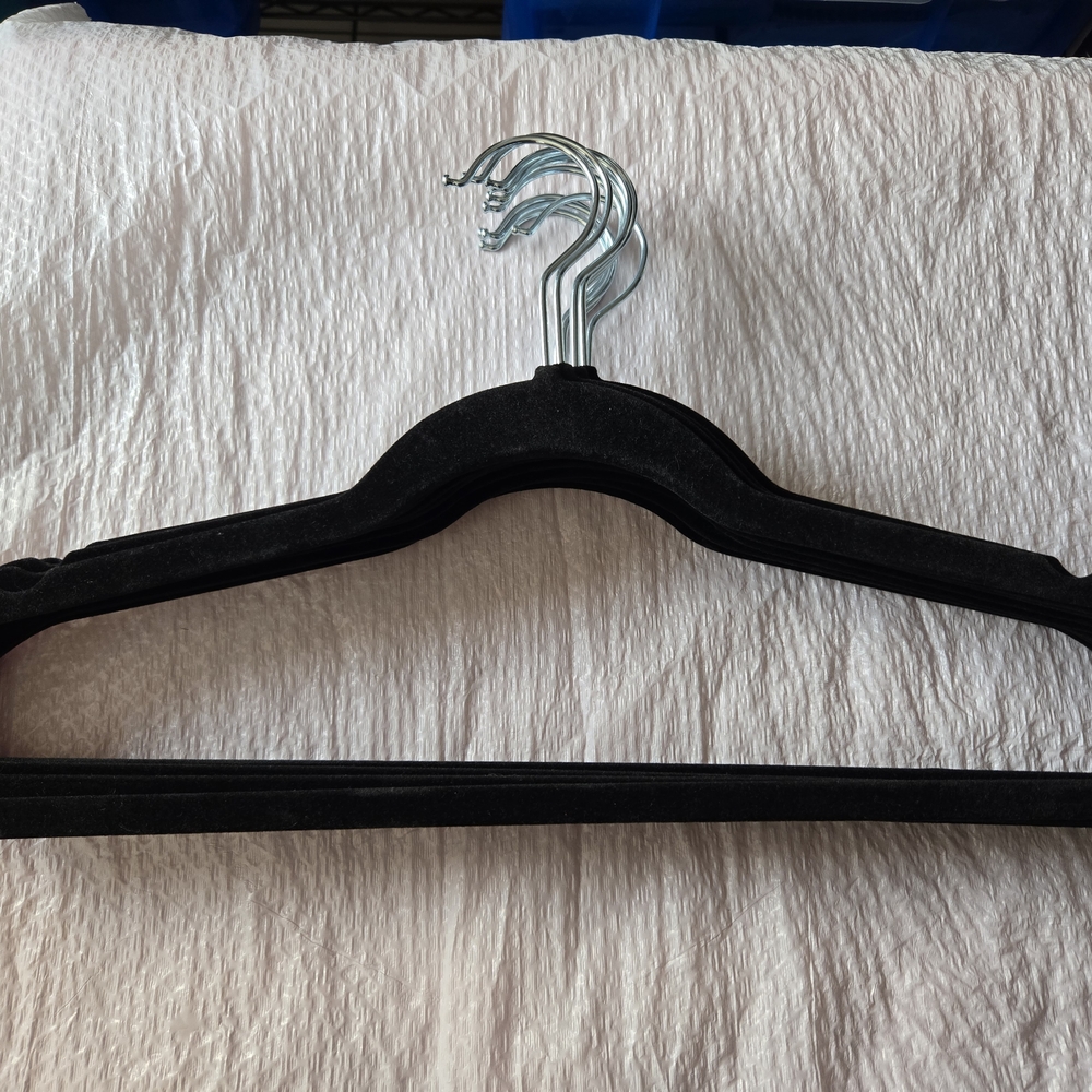 Black Velvet Hangers NWOT --- Set of 10